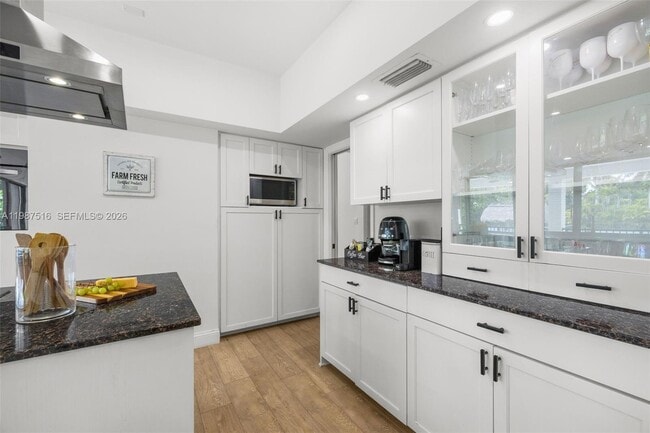 Building Photo - 14615 SW 77th Ct