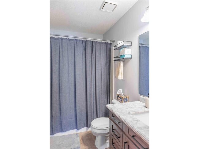 Building Photo - 916 Parkside Blvd