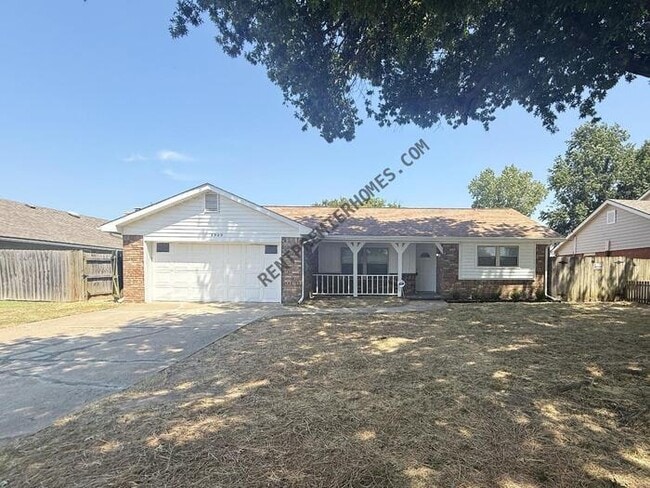 Building Photo - 8909 E 33rd Pl