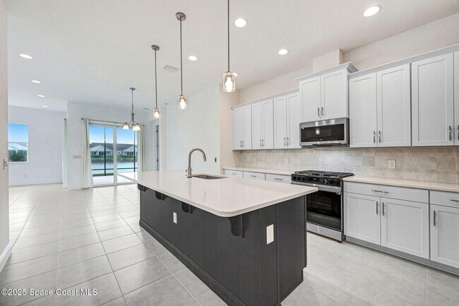 Building Photo - 2988 Pangea Cir