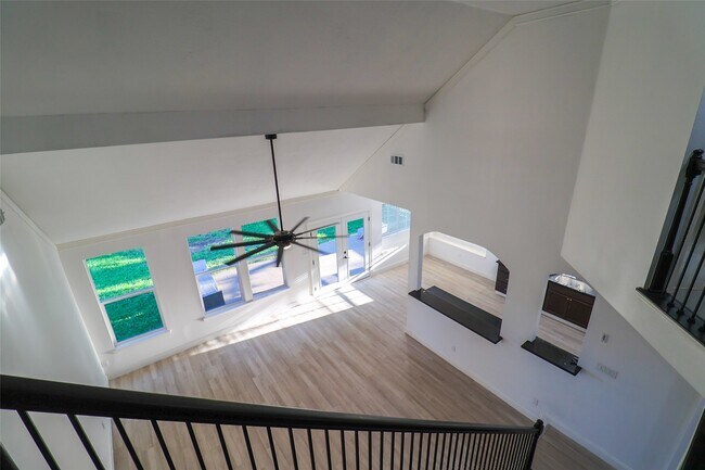 Building Photo - 14311 Ragus Lake Dr
