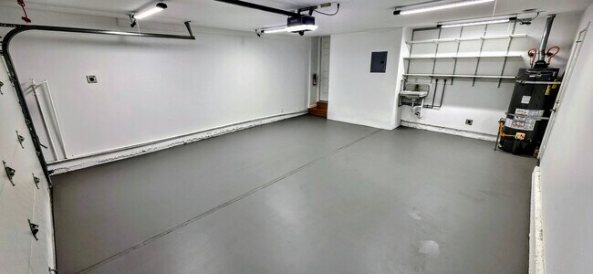 Building Photo - 40830 Robin St