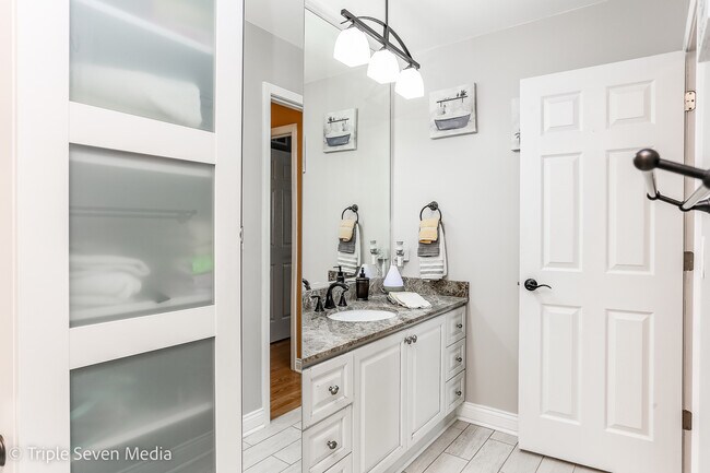 Building Photo - 8126 160th St