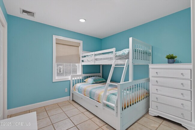 Building Photo - 19 Haddonfield Ave