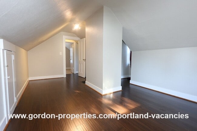 Building Photo - MOVE IN SPECIAL: SE Cesar E Chavez Blvd - ...