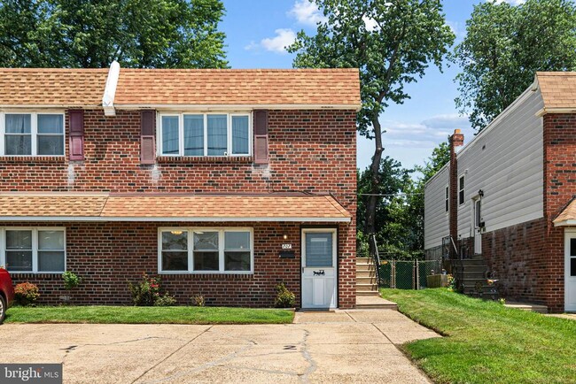 Primary Photo - 707 Red Lion Rd