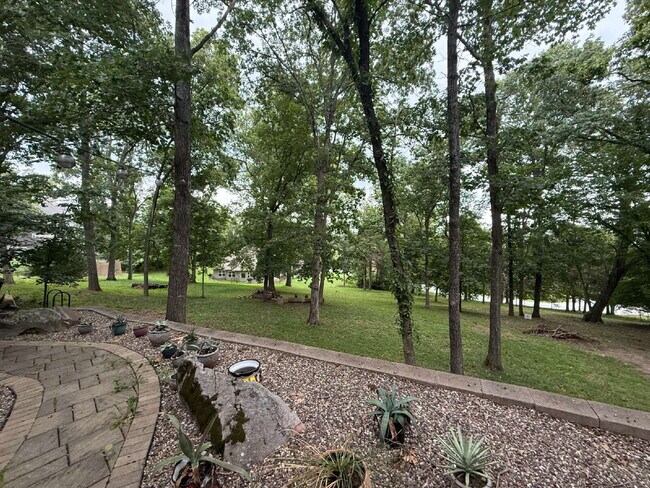 Building Photo - Pre-leasing for September - 5BR with all of the extras!
