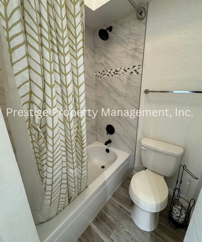 Building Photo - 3/2.5 Beautiful 2 Story Townhome!