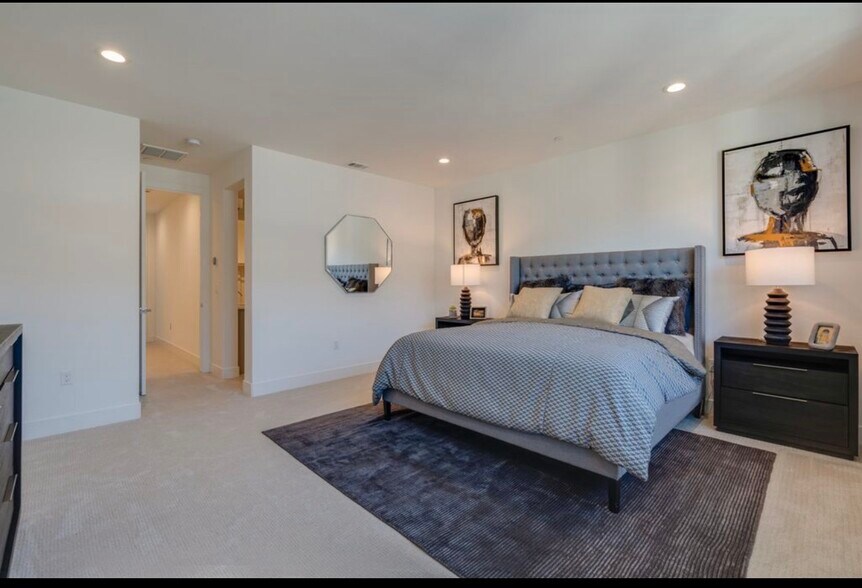 Building Photo - 1423 Venice Ter