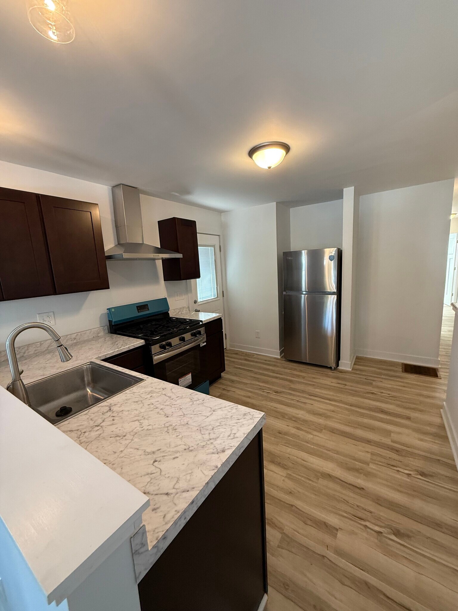 Building Photo - 4074 Boulevard Pl
