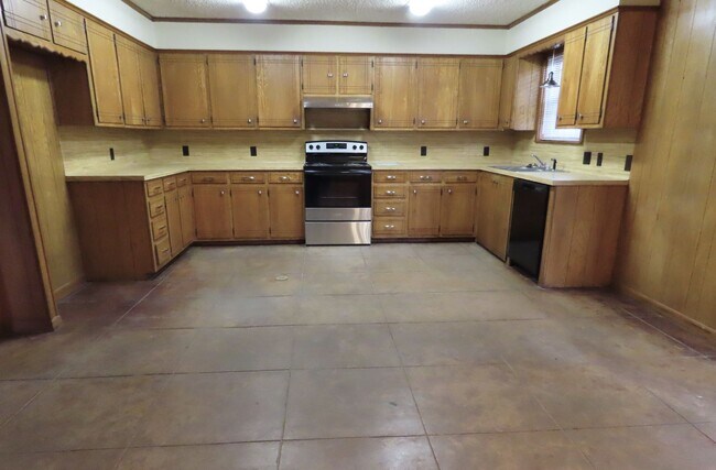 Building Photo - Whitehouse ISD! Spacious 3 Bedroom, 2 Bath...