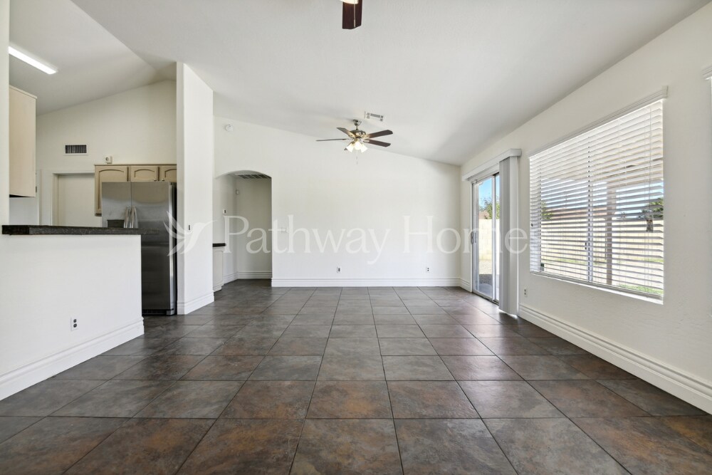 Building Photo - 7704 W San Juan Ave