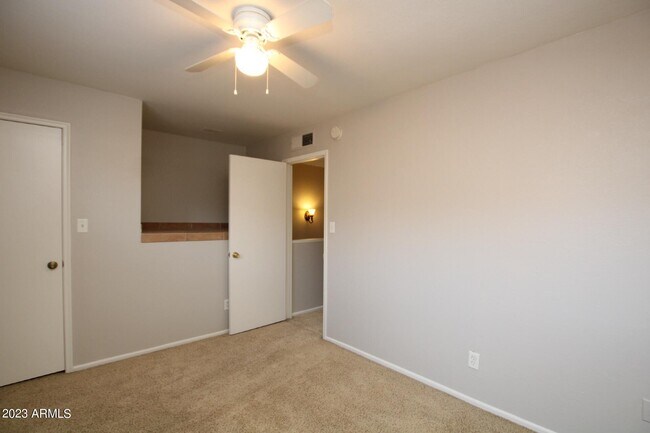 Building Photo - 604 E Weber Dr