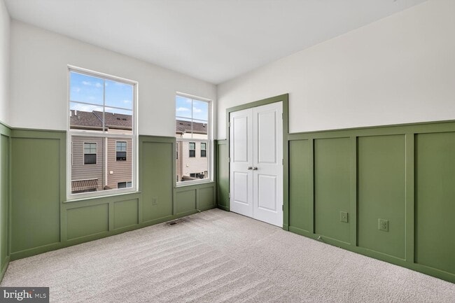 Building Photo - 5303 Greenwich Cir
