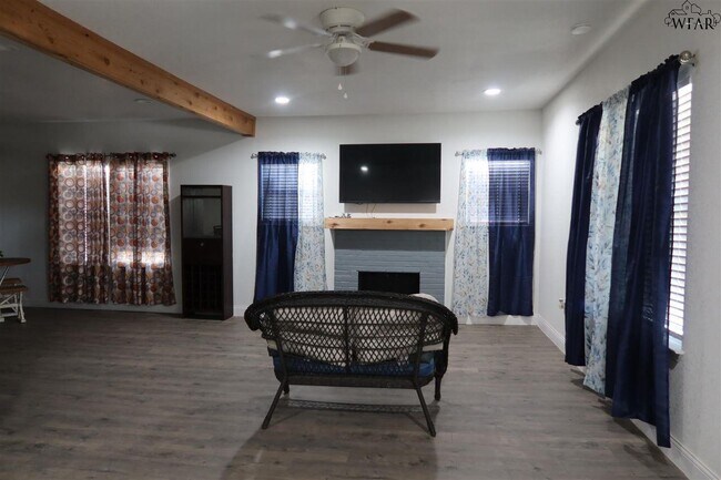 Building Photo - 707 N Foley St