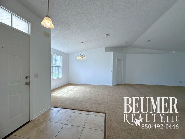 Building Photo - Fantastic Located Home Near NAS for Rent