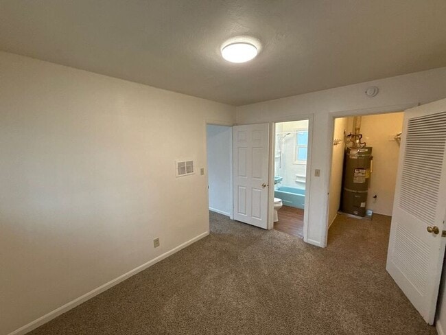 Building Photo - 1145 Saginaw St S