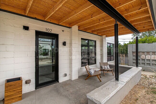 Building Photo - 3415 N Broadway