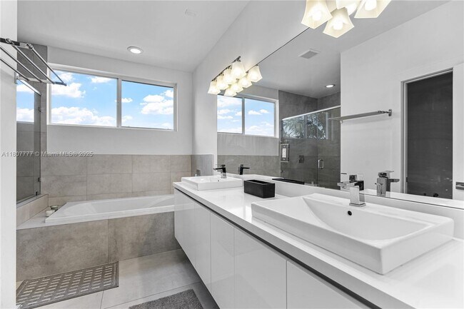 Building Photo - 10330 NW 68th St
