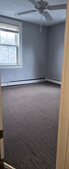 Building Photo - 27 Pleasant St