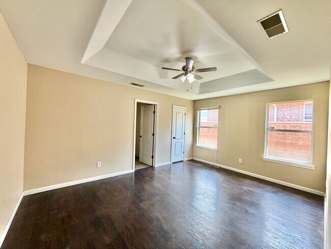 Building Photo - 953 San Miguel St