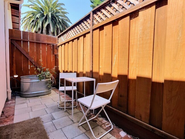 Building Photo - Charming Studio/1BA in Downtown Sunnyvale ...