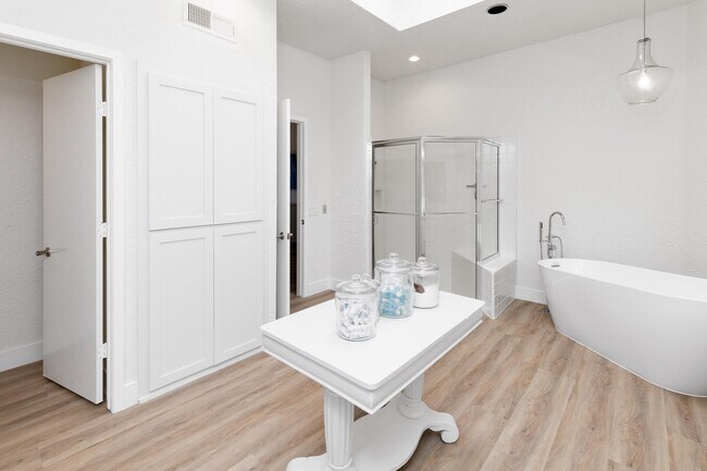 Building Photo - 79735 Northwood