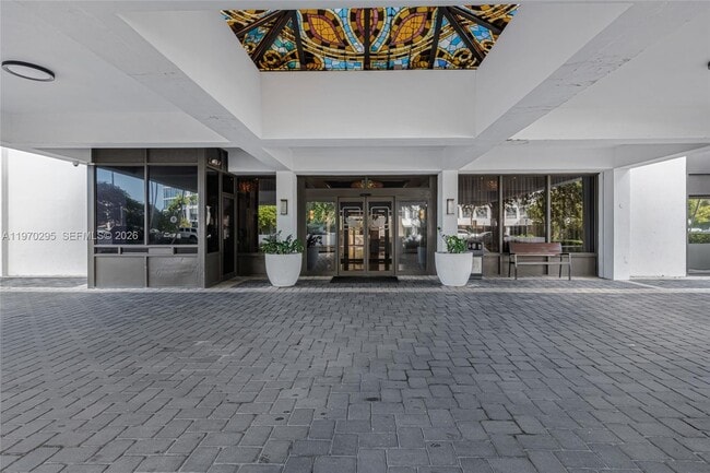 Building Photo - 600 NE 36th St