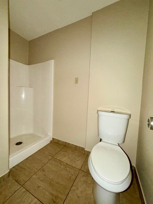 Building Photo - 408 Shiloh Dr