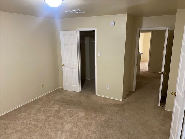Building Photo - 16631 Spring Glade Dr