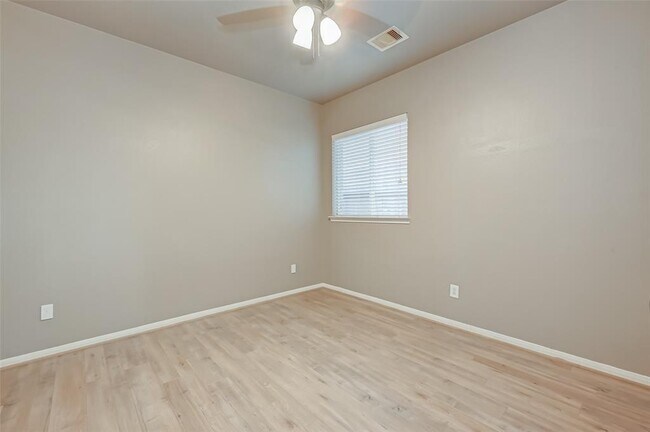 Building Photo - 2439 Marquette Trail