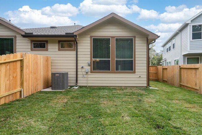 Building Photo - 529 Longleaf Pine Dr