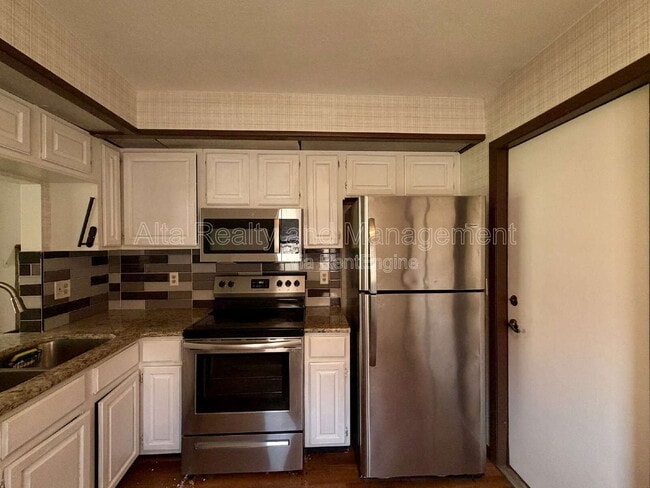 Building Photo - 4655 Trevi Dr