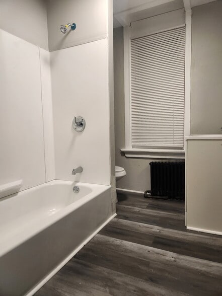 Building Photo - 147 Jucunda St