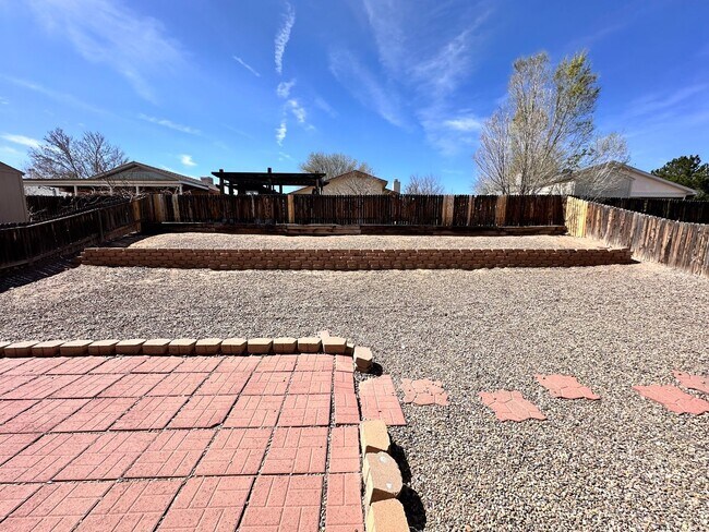 Building Photo - Move in Special 1/2 off 1st month rent! 3 Bedroom 2 Bath 2 Car Garage w/ Fenced in Yard