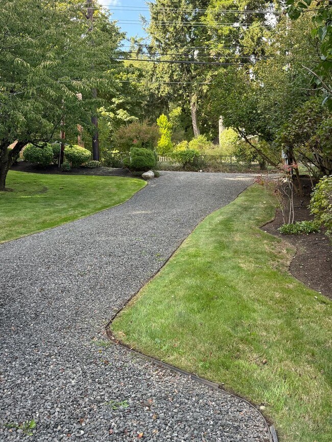 Building Photo - POULSBO - BEAUTIFUL AND BRANDNEW 1 BED 1 BATH