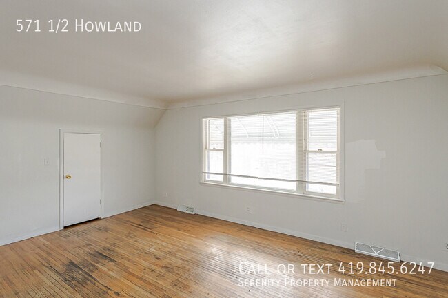 Building Photo - 571 1/2 Howland-