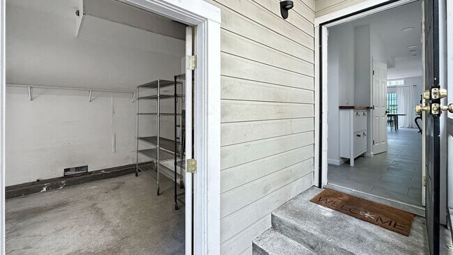 Building Photo - Fruit Trees on this Tastefully Remodeled House in Prescott!