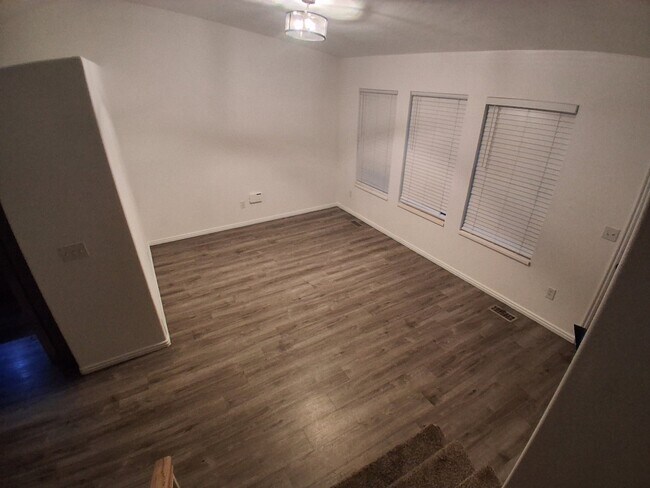 Building Photo - 5600 3100 S
