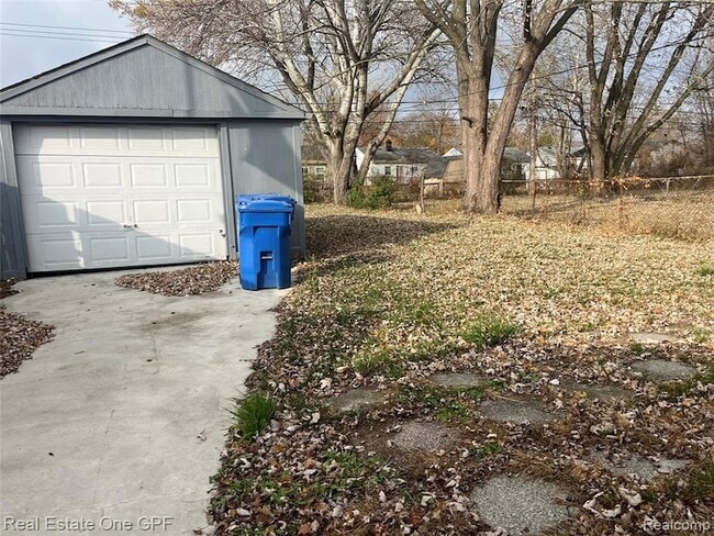 Building Photo - 21431 La Salle Blvd