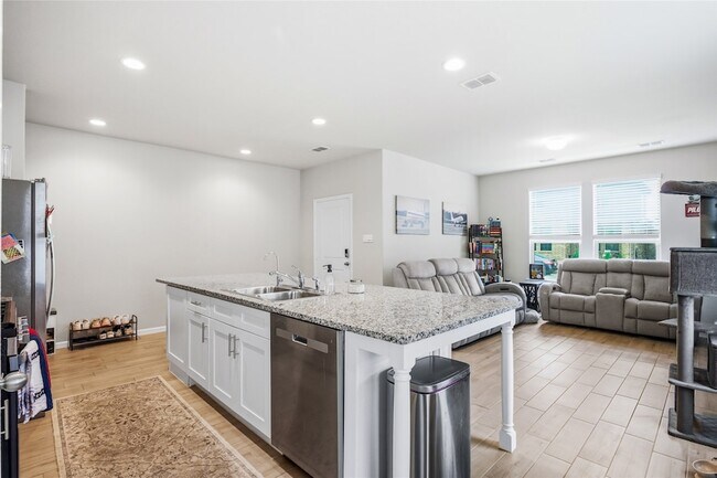 Building Photo - 4812 Foundation St