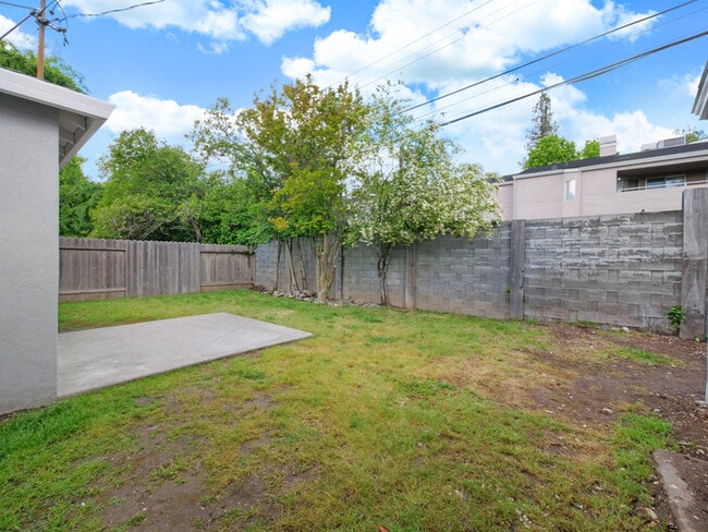 Building Photo - FOR RENT in Sacramento! 2533 Michelle Dr, ...