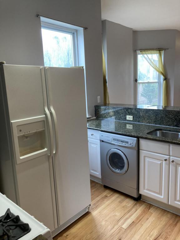 Building Photo - 4321 S Ellis Ave