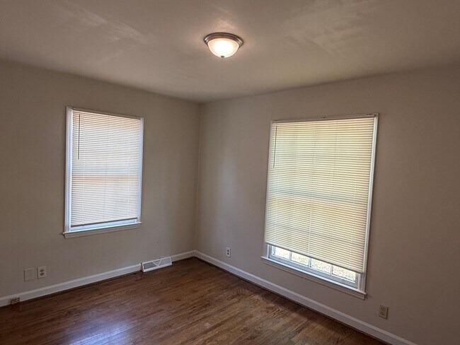 Building Photo - BH-beal3721