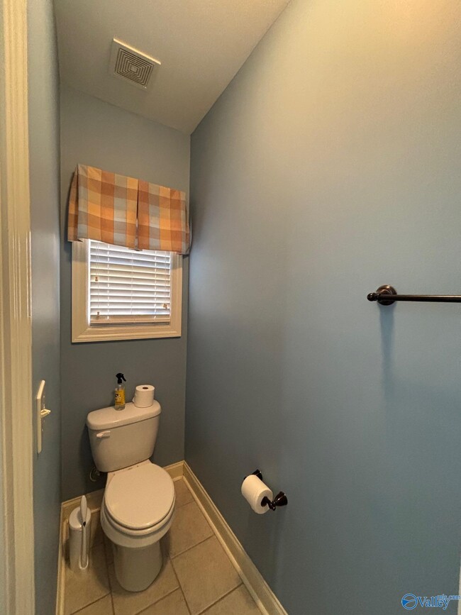Building Photo - 15110 Lakeside Trail SW