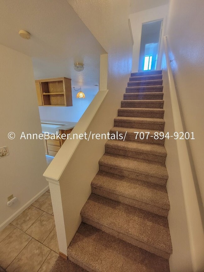 Building Photo - Cloverdale Meadow Condo Available Now
