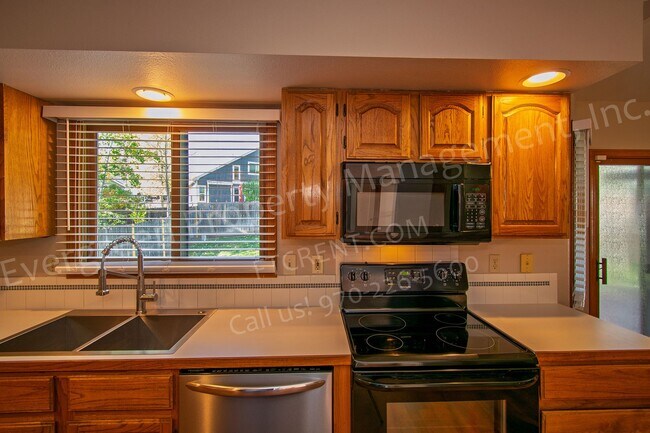 Building Photo - 6437 Edgeware St