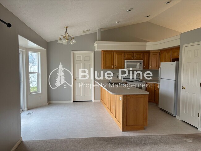 Building Photo - 3863 Ridgeview Cir