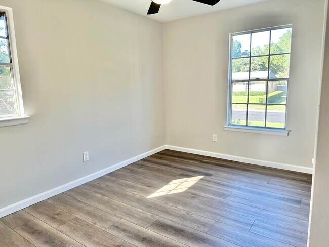 Building Photo - 7615 Long Meadow Ln