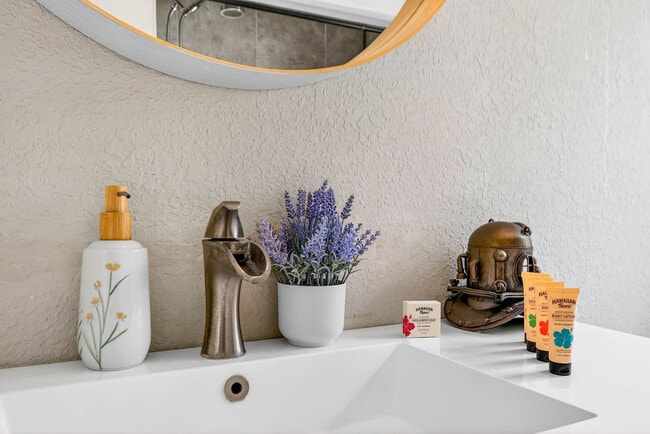 Building Photo - 2705 N Poplar Ave